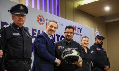 Exhortó a los graduados a superarse en este proyecto de vida que están iniciando y aspirar a los ascensos correspondientes.