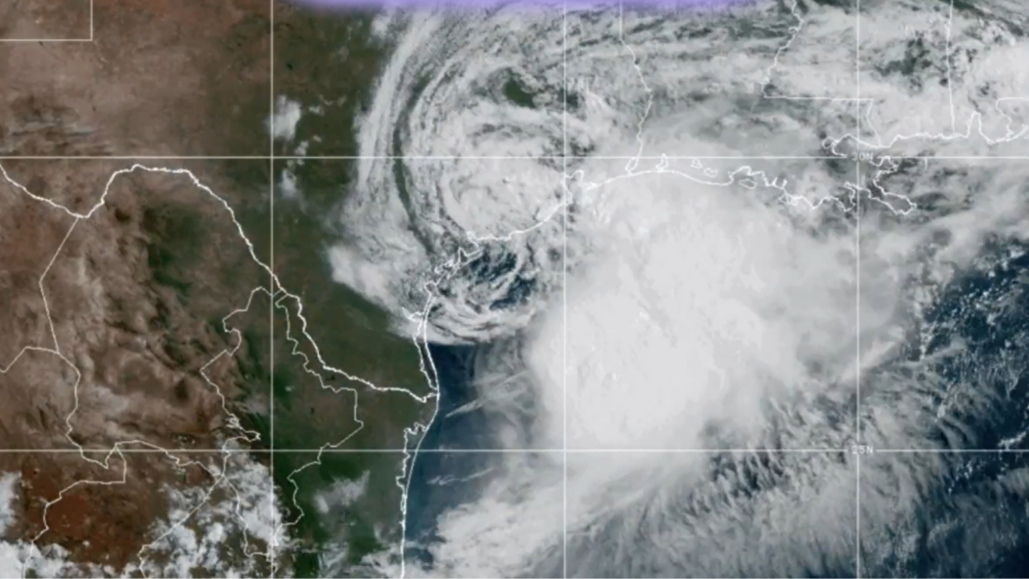 De acuerdo con las autoridades meteorológicas, Arthur no representa peligro para territorio mexicano debido a su distancia y trayectoria, ya que se desplaza hacia la costa sur de Estados Unidos.