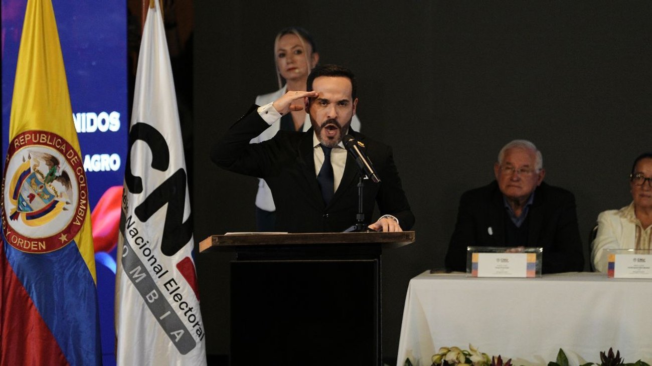 Durante su primer mensaje como presidente electo, De la Espriella aseguró que los colombianos apostaron por "un nuevo estilo" de gobierno y prometió no defraudar a quienes respaldaron su proyecto.