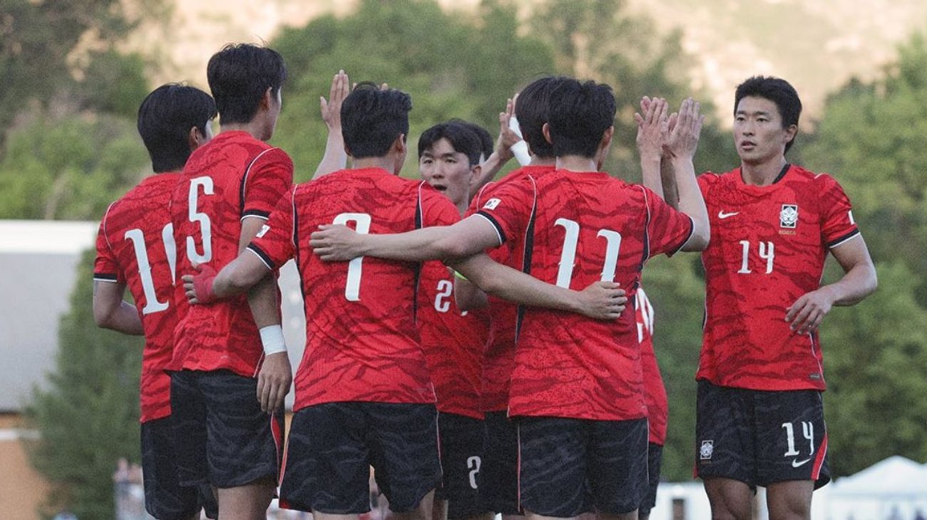 Uno de los aspectos que más llamó la atención fue la aparición de Son Heung-min con el dorsal 13, una numeración poco habitual para el capitán surcoreano, reconocido por portar el número 7.