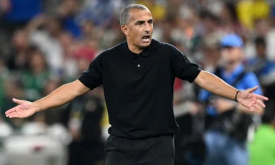 La situación de Lamouchi ya era delicada antes del Mundial debido a los discretos resultados obtenidos desde su llegada en enero y a las derrotas sufridas en los partidos de preparación.