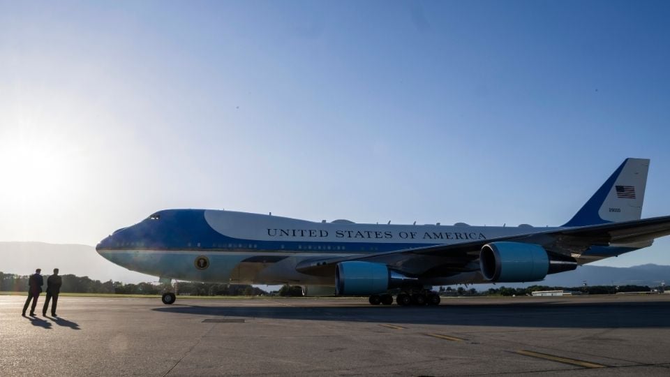 La Fuerza Aérea estadounidense confirmó que concluyó las pruebas y adecuaciones del Boeing 747 donado por la familia real de Catar, el cual comenzará a operar como Air Force One de manera temporal durante este verano.