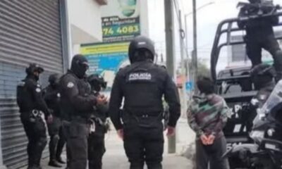 Uno de los videos que más controversia generó fue publicado el pasado 6 de junio, cuando el joven se acercó a una mujer que se encontraba acompañada por su madre y su hermana en un mercado de Monterrey