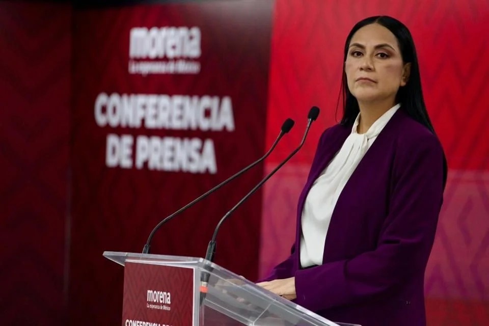 Durante una declaración pública, afirmó que al recorrer la entidad constató un panorama de desorden y retrasos que calificó como un "desastre bien hecho".