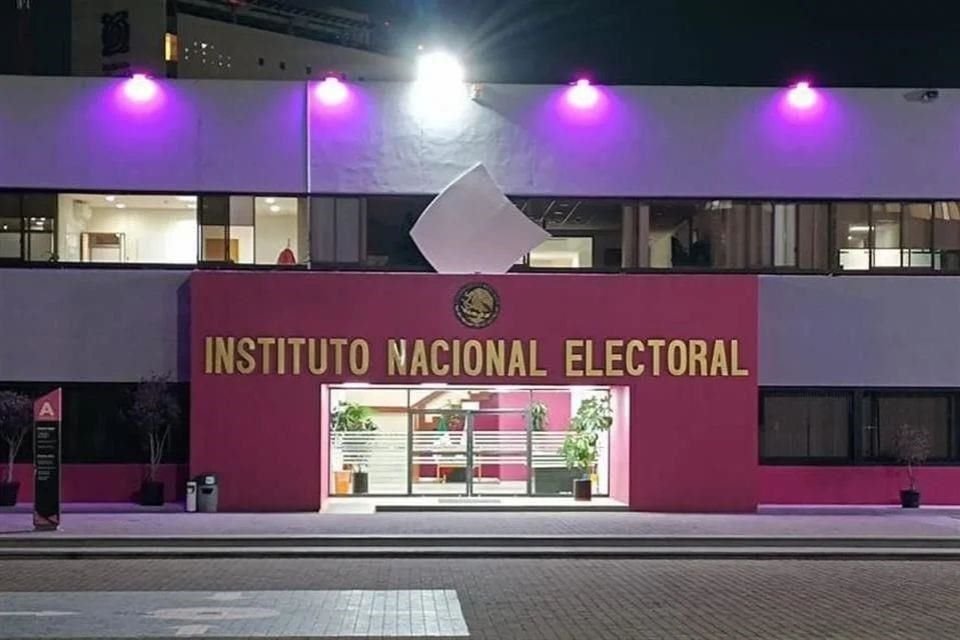 Durante la sesión, la consejera presidenta del INE, Guadalupe Taddei, afirmó que la determinación se basó exclusivamente en criterios jurídicos y en la revisión de los expedientes presentados por cada organización