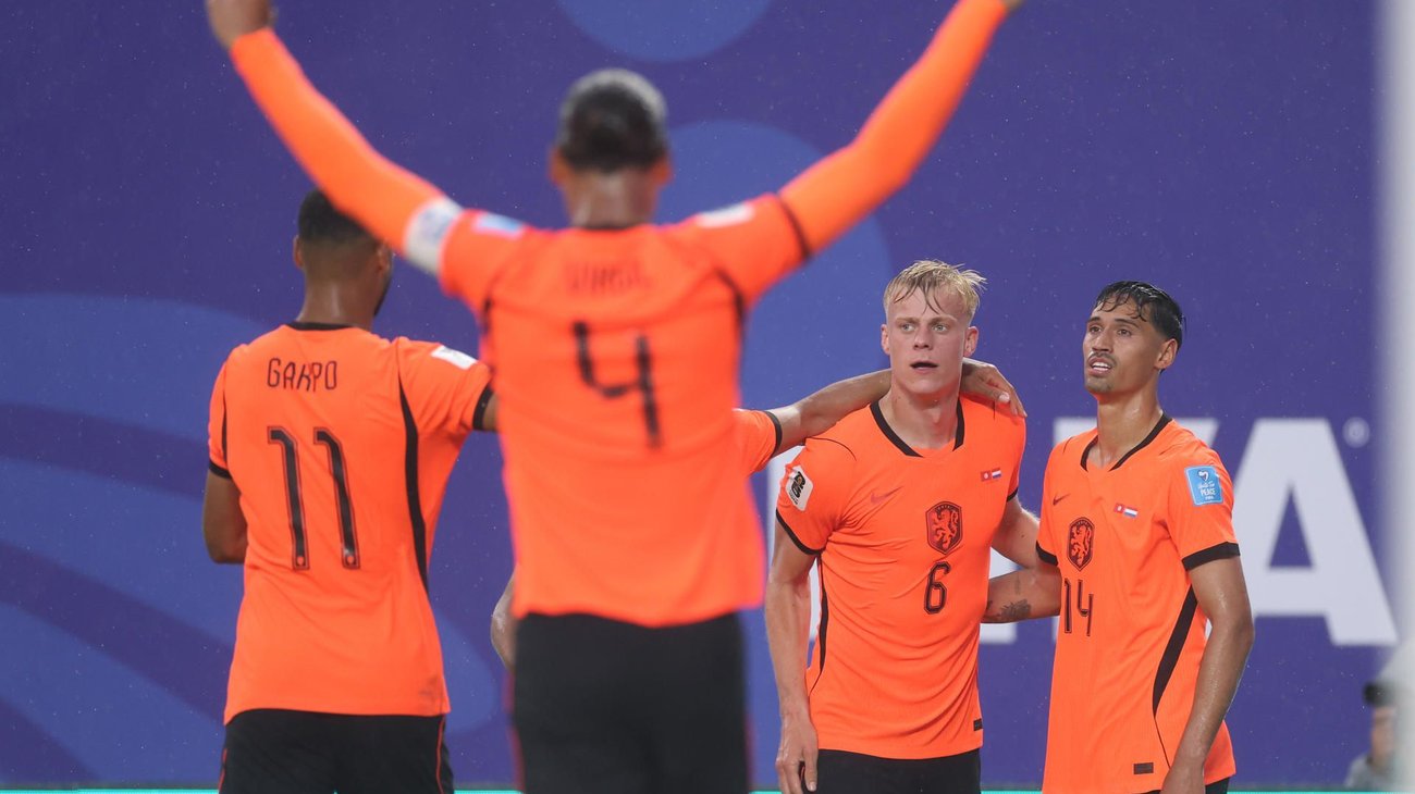 La escuadra dirigida por Ronald Koeman encaminó rápidamente el triunfo con un autogol de Ellyes Skhiri apenas al minuto 3.