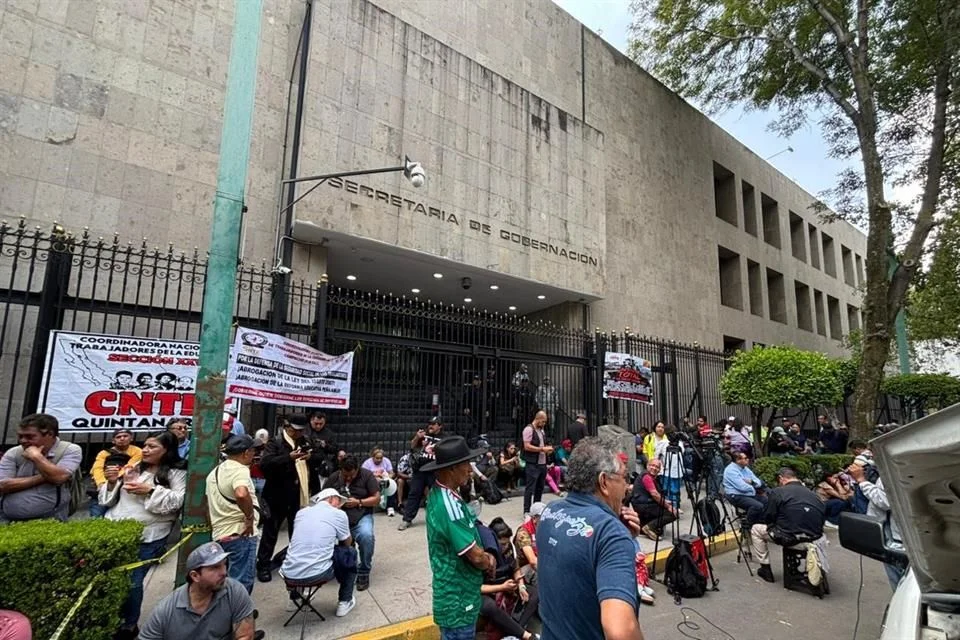 Sheinbaum también calificó como una “provocación” algunas de las acciones recientes de la CNTE, luego de las movilizaciones que afectaron la movilidad en la Ciudad de México y provocaron daños a mobiliario urbano