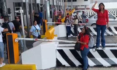 Entre los cánticos destacó la frase “Sueldo de maestra para la Presidenta”, además de llamados a la unidad de las distintas secciones sindicales.