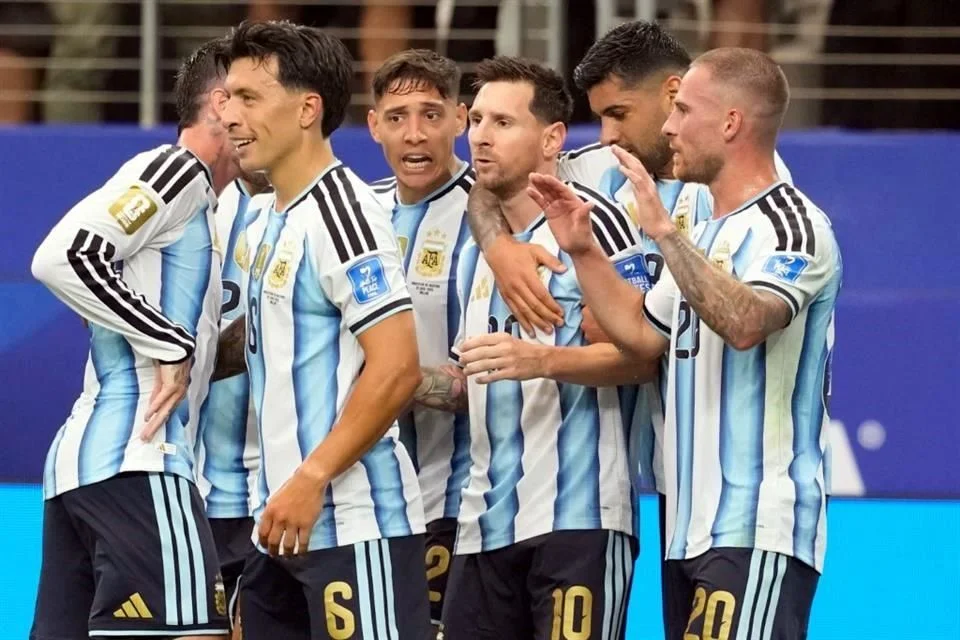 En la segunda mitad, Austria intentó reaccionar y generó algunas opciones de peligro, pero Argentina controló el trámite del encuentro