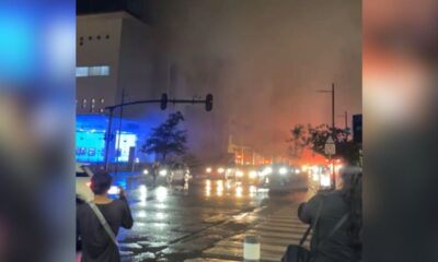 La evacuación más numerosa se registró en el complejo Cinemex, donde fueron desalojados aproximadamente 600 asistentes de ocho salas en operación