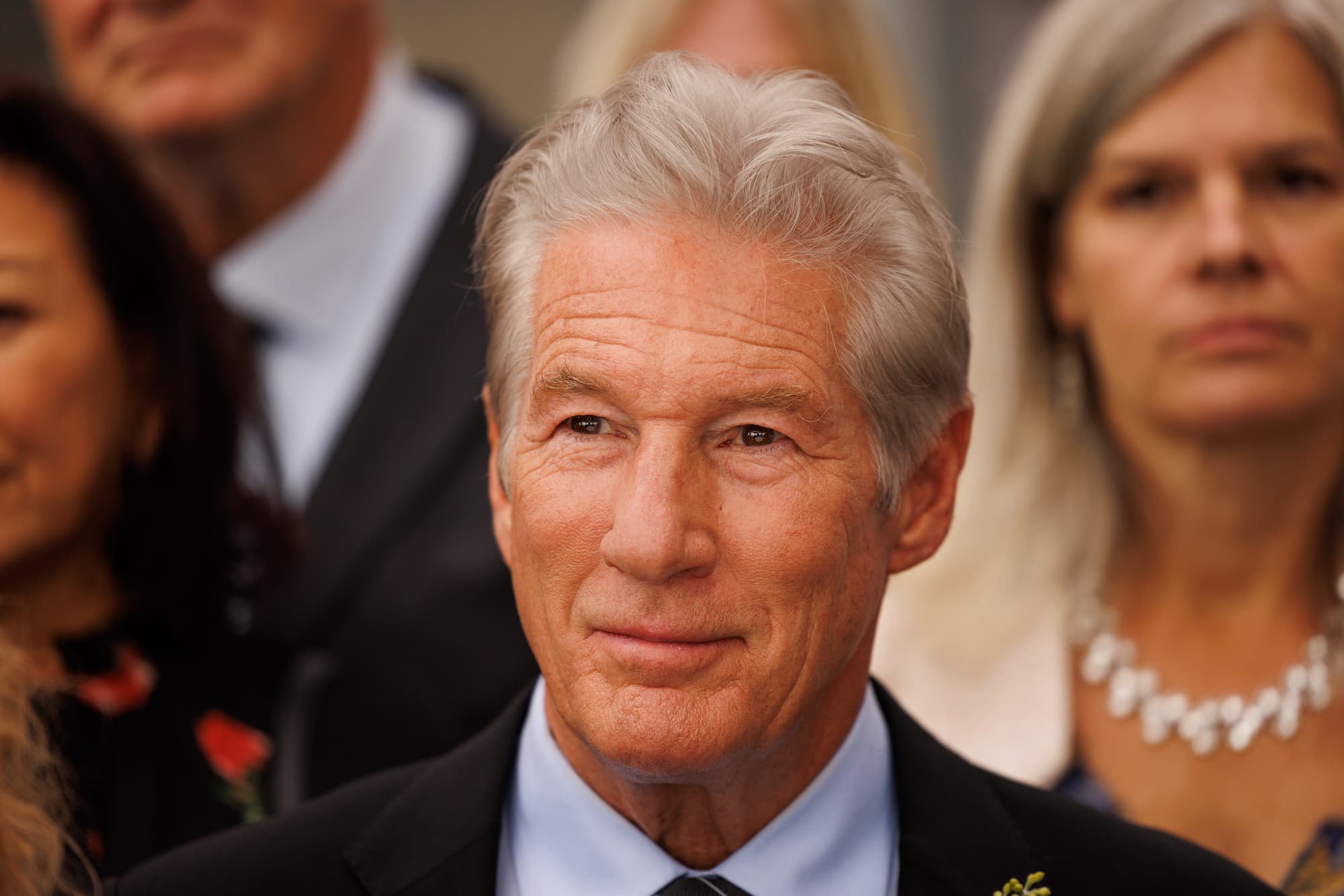 El protagonista de "Pretty Woman" sostuvo que la sociedad estadounidense debe asumir parte de la responsabilidad por los resultados electorales, al considerar que muchos ciudadanos no participaron activamente en el proceso