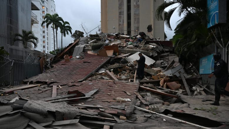 Aunque el balance más reciente difundido previamente por las autoridades venezolanas reportaba 589 muertos, la magnitud de la destrucción hace prever una cifra mucho mayor.