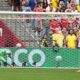 A pesar del desgaste físico y de las llegadas en ambas áreas, ninguna selección encontró el gol que evitara la definición desde los once pasos.