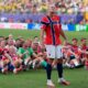El llamado "Viking Row" nació como una celebración de los aficionados y rápidamente fue adoptado por los propios futbolistas de Noruega tras sus victorias.
