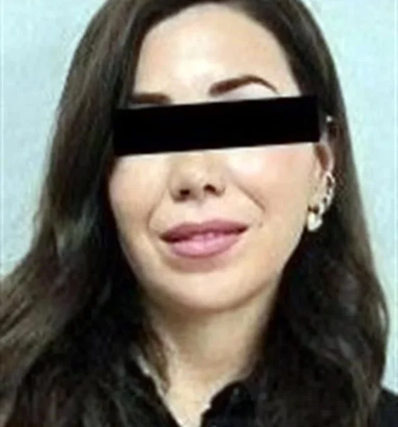 La detención se llevó a cabo con apoyo de detectives de la Agencia Estatal de Investigaciones de Nuevo León, quienes colaboraron con agentes de la Fiscalía General del Estado de Coahuila para ubicar y cumplimentar el mandamiento judicial contra la exfuncionaria.