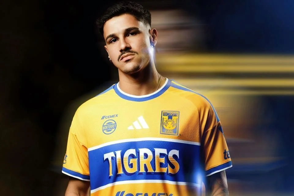 La nueva indumentaria también conmemora dos décadas de alianza entre Tigres y la marca deportiva Adidas, responsable de vestir al conjunto felino desde hace 20 años.