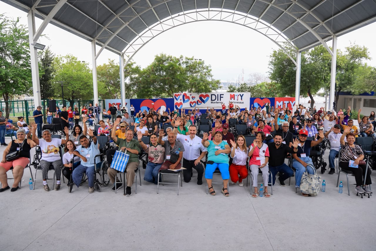 De la Garza destacó que estos programas fueron posibles mediante los recursos municipales defendidos desde el Congreso de Nuevo León