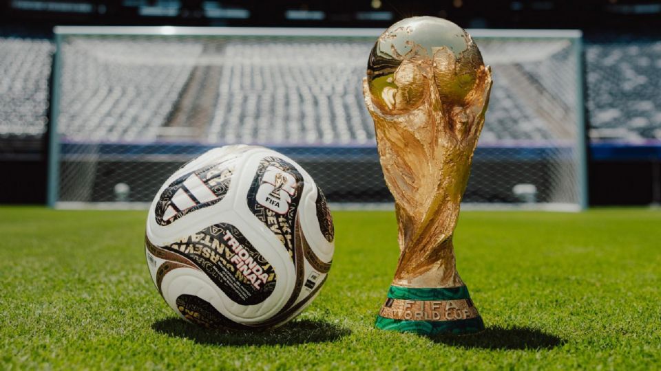 El presidente de la FIFA, Gianni Infantino, explicó que este diseño busca inmortalizar a las ciudades que hicieron posible la edición número 23 de la Copa del Mundo.
