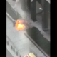La Policía de Nueva York también inspeccionó un carrito que llevaba el detenido, en cuyo interior presuntamente encontraron más fuegos artificiales y rifles de aire comprimido.