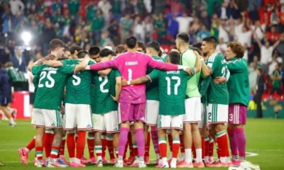 Con el marcador apretado y el reloj en contra, Aguirre mandó toda la artillería al frente. México encerró a Inglaterra durante los minutos finales, llenó el área de centros, disparos y rebotes, mientras la defensa británica resistía como podía.