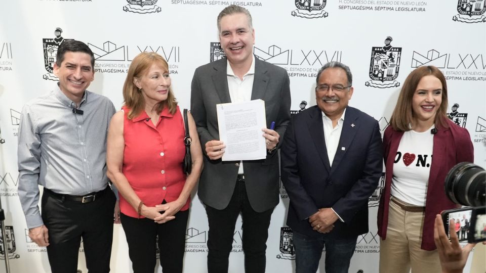 Durante la presentación, Andrés Mijes afirmó que el estado "es un destino, no una escala", al considerar que los ciudadanos depositan su confianza para un periodo completo y no para que el mandatario deje el puesto en busca de otro cargo de elección popular.