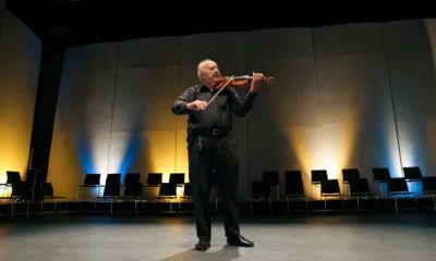 Durante su carrera también compartió escenario con figuras como Plácido Domingo, José Carreras, Javier Camarena, Guadalupe Pineda, Alejandro Fernández y Fernando de la Mora.