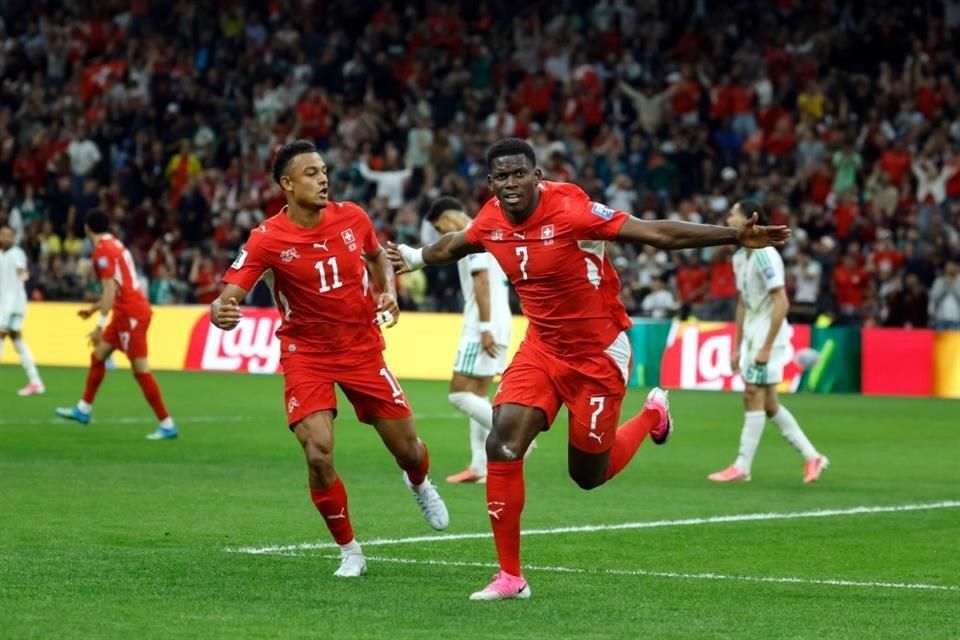 Suiza controló el ritmo del partido con la experiencia de Xhaka en el mediocampo y administró la ventaja hasta el silbatazo final, asegurando su lugar entre los 16 mejores del Mundial 2026.