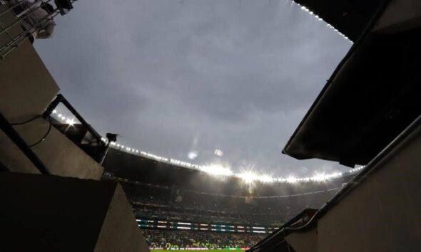 Además de evitar el mal clima, el nuevo horario podría representar una ventaja para México, que jugará en condiciones más favorables de temperatura y altitud, un factor que incluso el técnico inglés, Thomas Tuchel, reconoció como un desafío para su equipo.