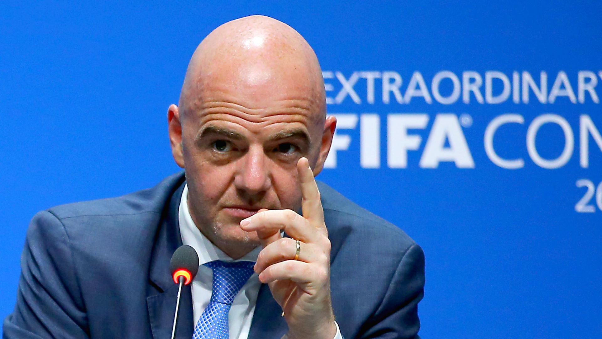 La Asociación Inglesa de Fútbol consideró que el episodio demuestra la necesidad de revisar el liderazgo y los procesos de toma de decisiones en la FIFA, con el propósito de garantizar mayor transparencia y proteger los intereses de sus miembros.