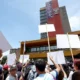 La nueva convocatoria fue emitida atendiendo las recomendaciones de una Comisión Técnica de Personas Expertas, creada para revisar las anomalías detectadas y garantizar la equidad del proceso de admisión.
