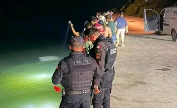 De manera extraoficial trascendió que los elementos presuntamente regresaban de una fiesta y se investiga si el consumo de alcohol pudo haber influido en el percance