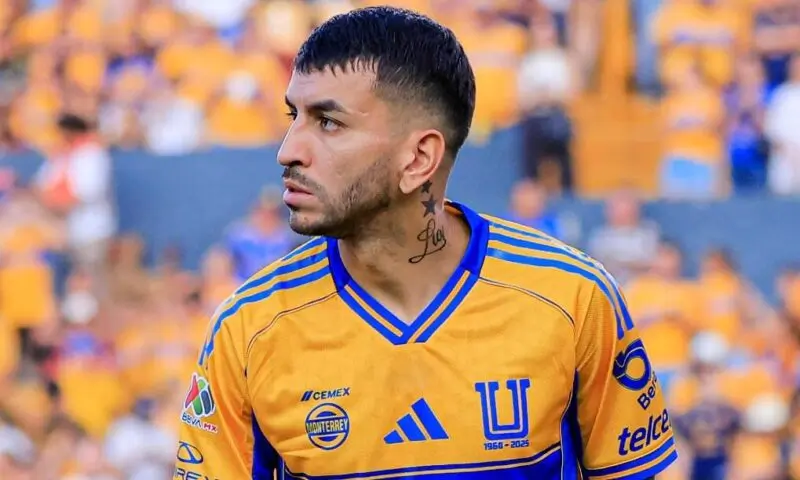 El atacante llegó a Tigres como uno de los fichajes de mayor impacto del futbol mexicano, respaldado por su trayectoria con Atlético de Madrid y por haber formado parte de la Selección Argentina campeona del mundo