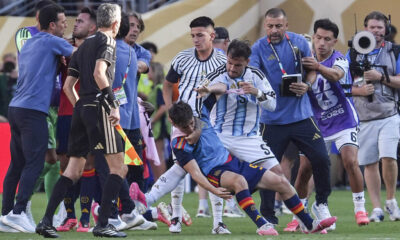 Entre los futbolistas castigados destaca Leandro Paredes, quien recibió una suspensión de 10 partidos y una multa de 90 mil dólares