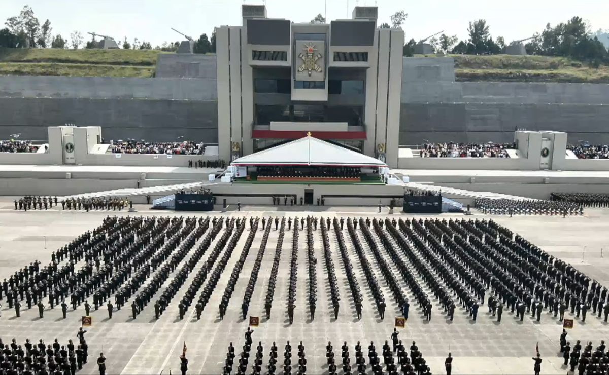 Del total de graduados, 224 son mujeres, quienes se incorporan a las filas de las Fuerzas Armadas tras completar el proceso académico y de adiestramiento correspondiente.