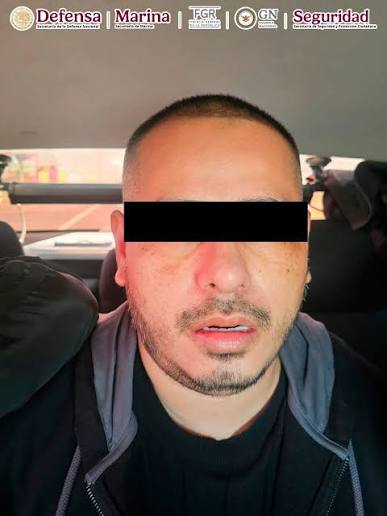 A “Koki” se le atribuye presunta participación en diversos delitos, entre ellos extorsiones, secuestros, tráfico de personas y distribución de drogas