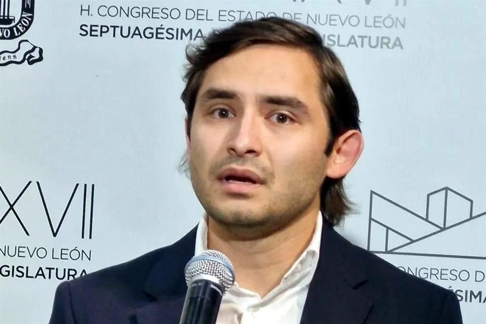 El legislador afirmó que actuó conforme a las instrucciones recibidas del Comité Ejecutivo Nacional de Morena y cuestionó que el partido pretenda limitar su libertad de decisión.