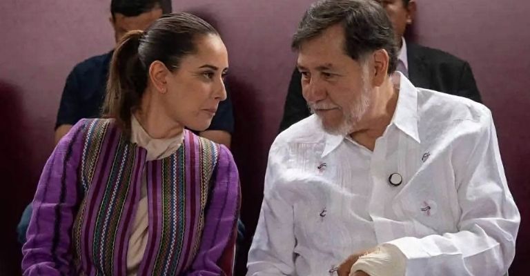 Entre los invitados también estuvo Gerardo Fernández Noroña, quien compartió momentos con la imitadora durante el informe
