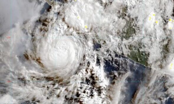 Karina se convirtió en el cuarto huracán de la temporada en las cuencas oriental y central del Pacífico