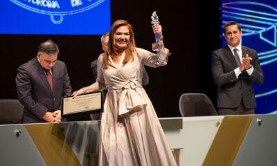 Después de recibir la distinción, Córdova Rodríguez destacó la colaboración que mantienen la UANL y el Poder Judicial de Nuevo León para fortalecer la formación de los estudiantes.