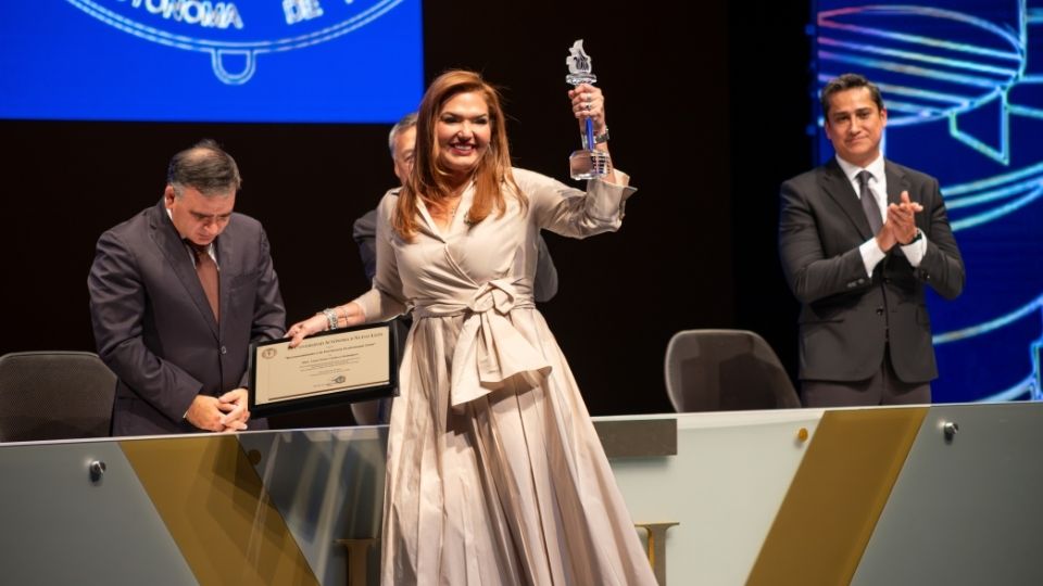 Después de recibir la distinción, Córdova Rodríguez destacó la colaboración que mantienen la UANL y el Poder Judicial de Nuevo León para fortalecer la formación de los estudiantes.