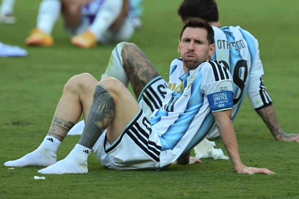 Con la Albiceleste conquistó el Mundial de Qatar 2022, las Copas América de 2021 y 2024 y la Finalissima de 2022.