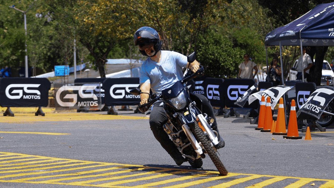 Como parte del programa, quienes acreditaron el curso obtendrán una constancia que les permitirá avanzar en el trámite de su licencia para motocicleta