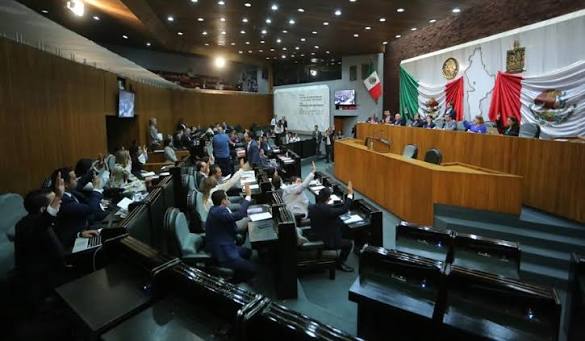 La legisladora priista acusó al Gobierno de Samuel García de priorizar su agenda y proyectos políticos sobre las necesidades de los municipios y de la población.
