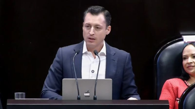El senador también hizo referencia a la relación personal que mantiene con Durazo y su familia, pero marcó distancia entre ese vínculo y sus diferencias políticas.