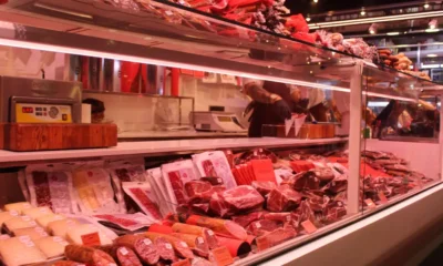 Los grupos también señalaron que las interrupciones laborales se han extendido a distintos puntos de la cadena de suministro y advirtieron que estos problemas podrían terminar repercutiendo en los consumidores mediante mayores precios de la carne.