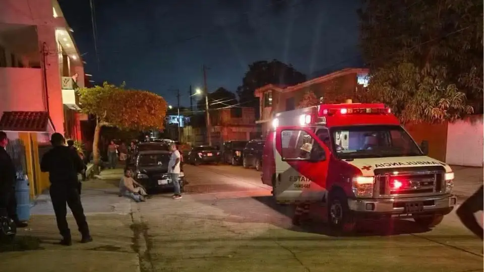El joven aseguró ante las autoridades que ambos hombres presuntamente lo agredieron y le suministraron una sustancia que provocó que perdiera el conocimiento.