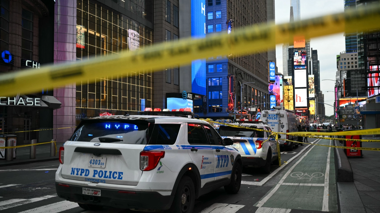 El alcalde de Nueva York, Zohran Mamdani, informó que una mujer armada con varios cuchillos atacó a dos personas en la concurrida zona turística
