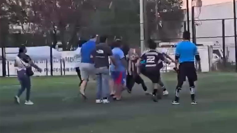 Tras la agresión, el árbitro tuvo que recibir atención médica y posteriormente acudió a un hospital para ser valorado por las lesiones que habría sufrido durante el incidente.