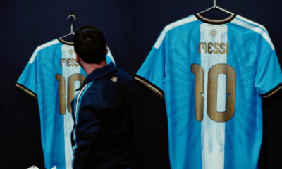 El nuevo jersey tiene como base el tradicional color celeste, acompañado por una franja blanca vertical en el centro