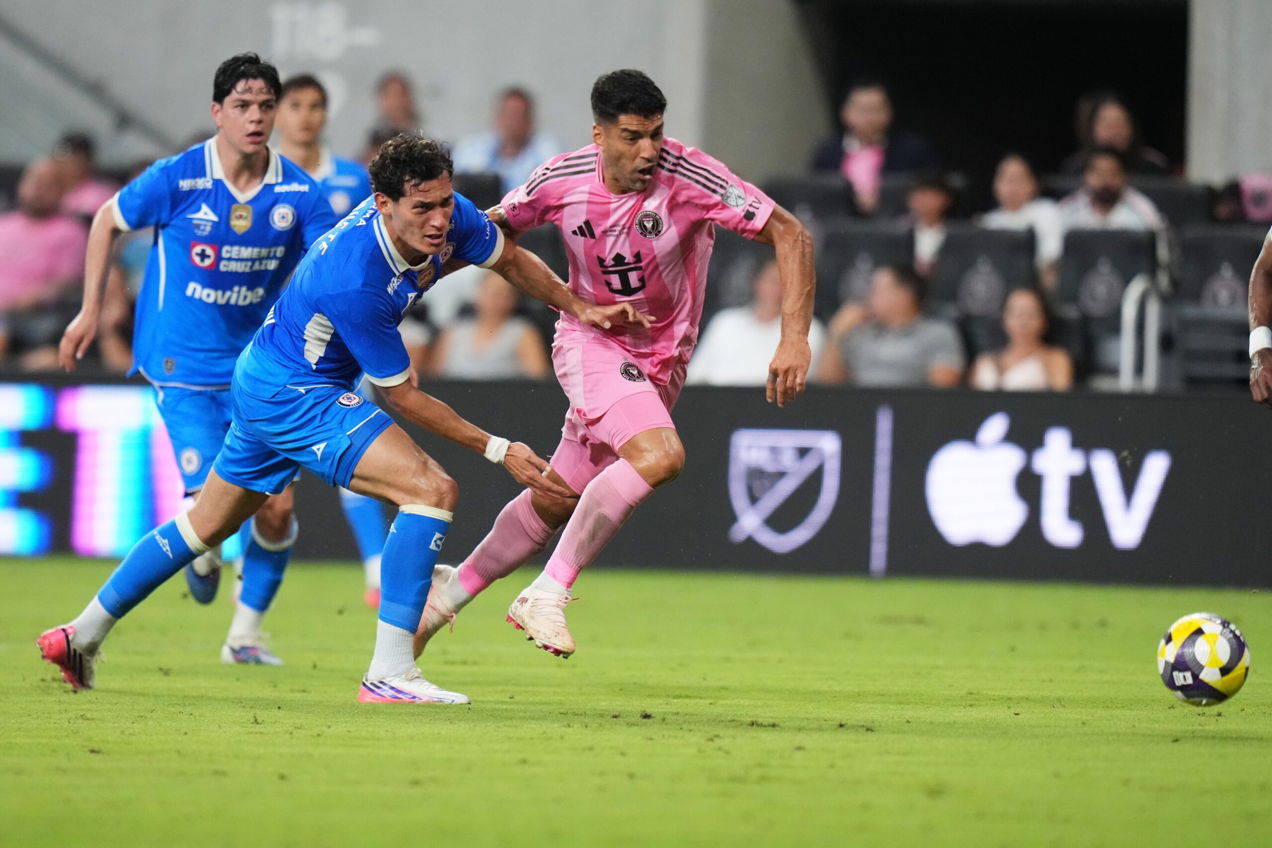 La sentencia llegó al minuto 81. Messi cobró un tiro de esquina y Casemiro apareció dentro del área para marcar de cabeza el 2-0, resultado que terminó por asegurar el primer campeonato de Campeones Cup en la historia del Inter Miami.